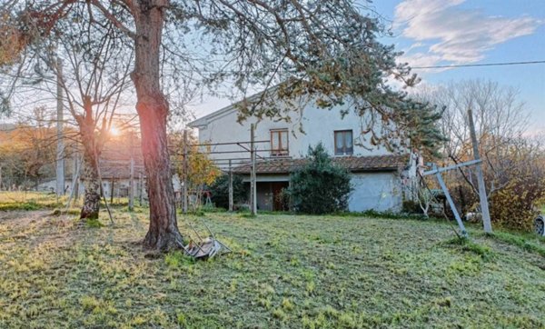 casa indipendente in vendita a Vicchio