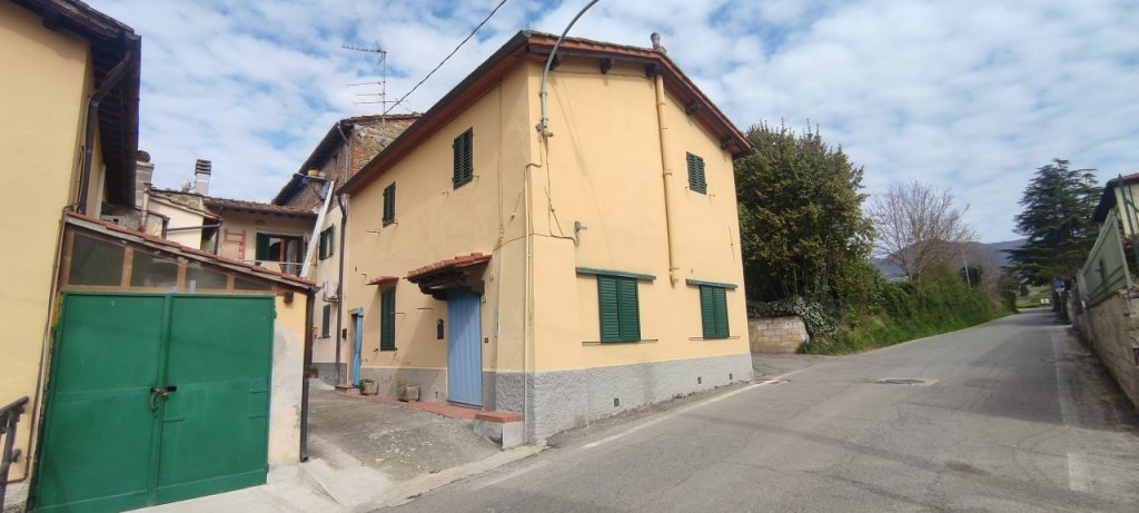 appartamento in vendita a Vicchio in zona Caselle