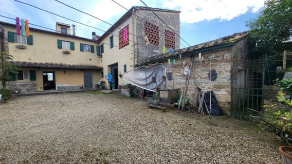 casa indipendente in vendita a Vicchio