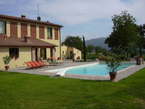 casa indipendente in vendita a Vicchio