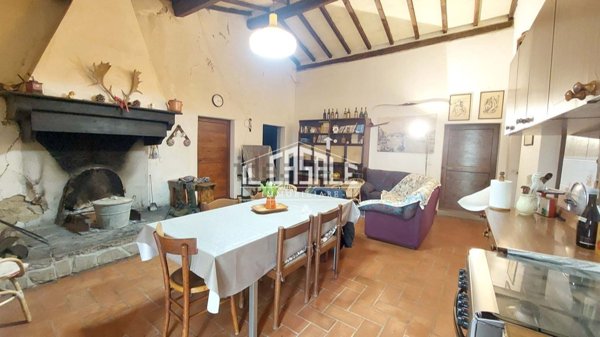 esavano in vendita a Vicchio