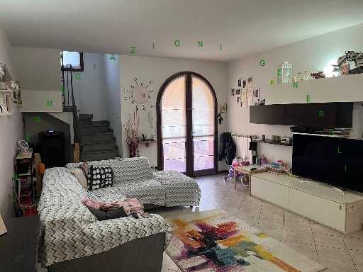 intera palazzina in vendita a Vicchio in zona Molezzano