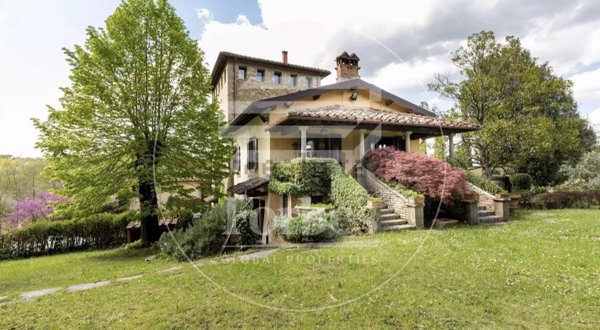 casa indipendente in vendita a Vicchio