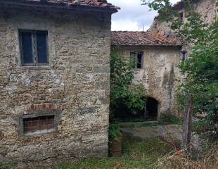appartamento in vendita a Vicchio in zona Rostolena