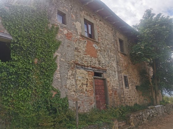 casale in vendita a Vicchio