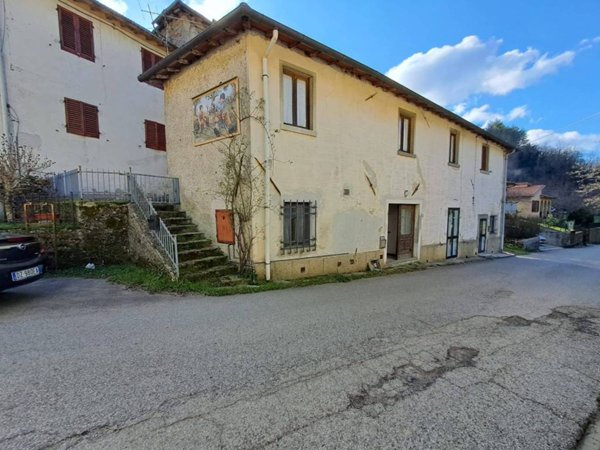 casa indipendente in vendita a Vicchio