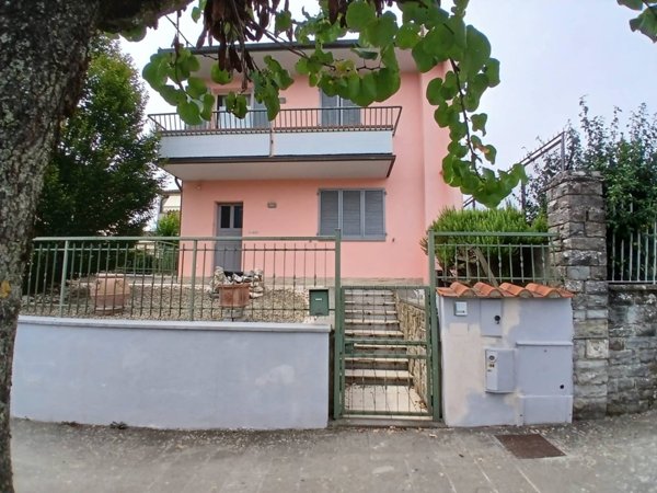 casa indipendente in vendita a Vicchio