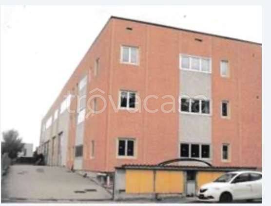 locale commerciale in vendita a Vicchio