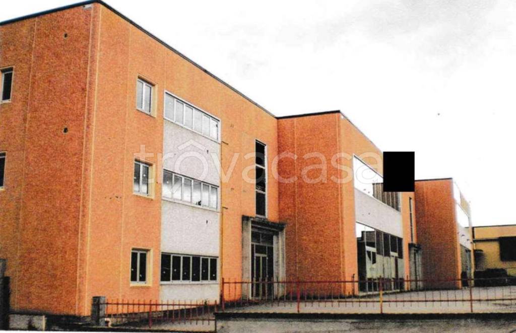 locale di sgombero in vendita a Vicchio