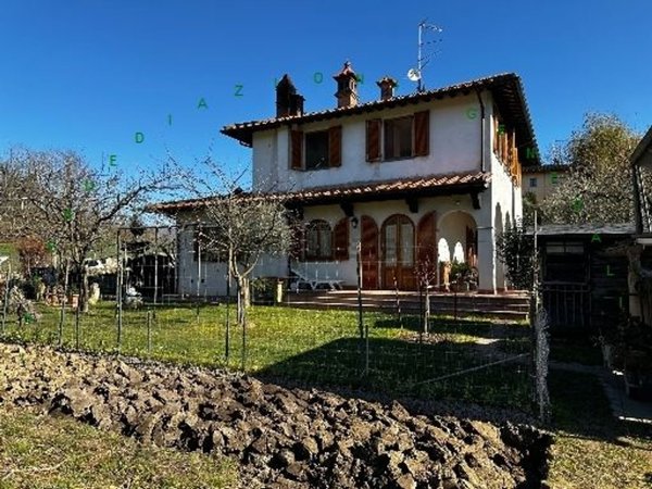 casa indipendente in vendita a Vicchio