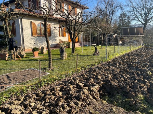 casa indipendente in vendita a Vicchio