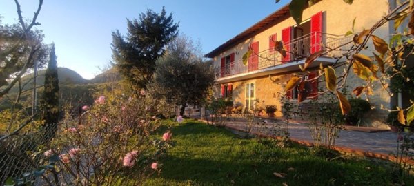 casa indipendente in vendita a Vicchio