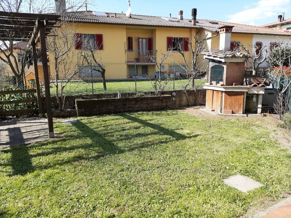 casa semindipendente in vendita a Vicchio in zona Caselle