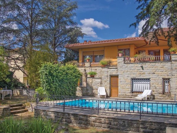 casa indipendente in vendita a Vicchio