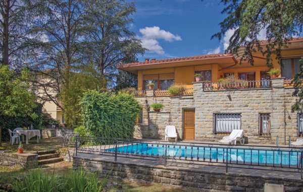 casa indipendente in vendita a Vicchio