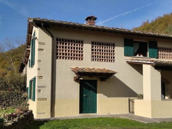 casa indipendente in vendita a Vicchio