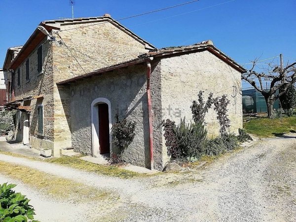 pentavano in vendita a Vicchio