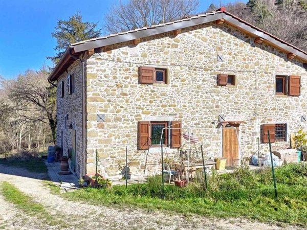 casa semindipendente in vendita a Vicchio