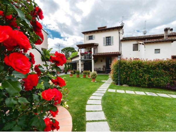 casa indipendente in vendita a Vicchio