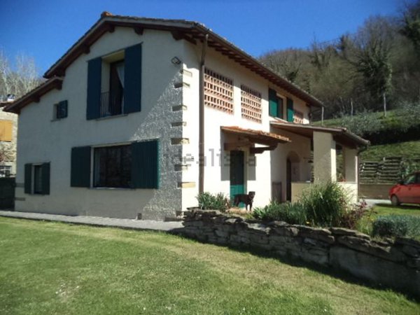 casa indipendente in vendita a Vicchio