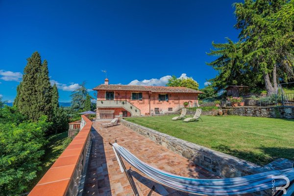 casa indipendente in vendita a Vicchio