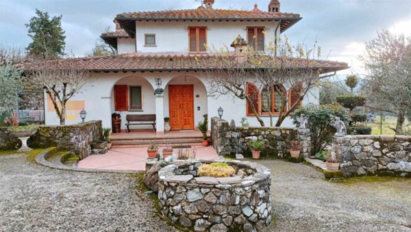 casa indipendente in vendita a Vicchio