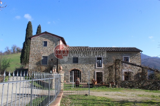 casa indipendente in vendita a Vicchio