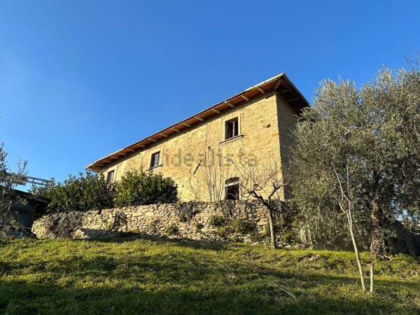 casale in vendita a Vicchio
