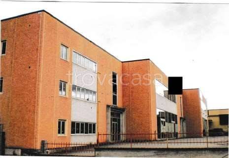 locale commerciale in vendita a Vicchio