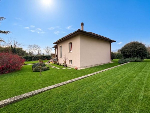 casa indipendente in vendita a Vicchio in zona Ponte a Vicchio