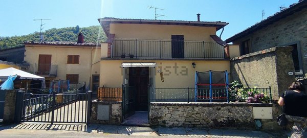 appartamento in vendita a Vicchio in zona Gattaia