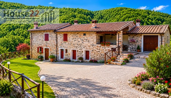 casa indipendente in vendita a Vicchio