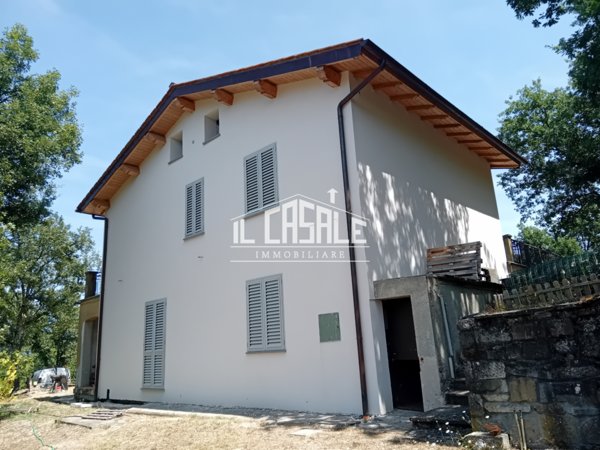 casa indipendente in vendita a Vicchio in zona Bovino