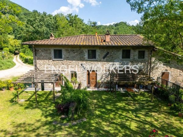 casa indipendente in vendita a Vicchio