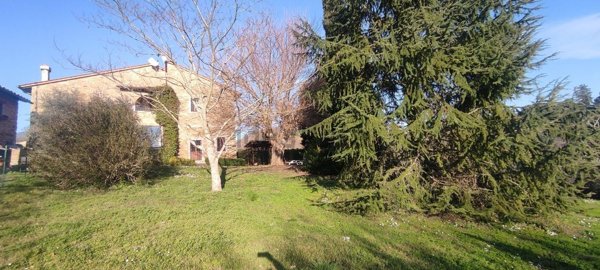 appartamento in vendita a Vicchio in zona Padulivo