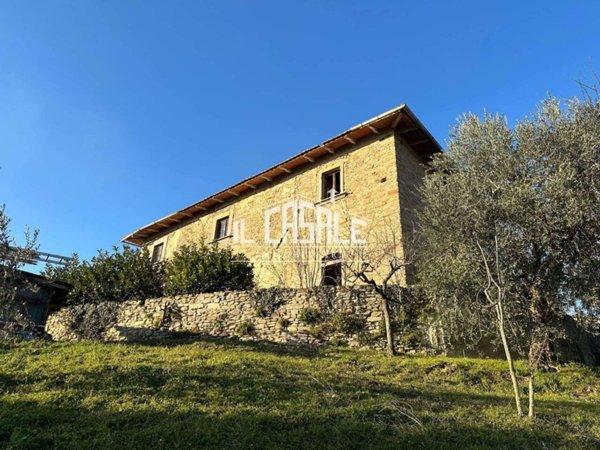 casa indipendente in vendita a Vicchio in zona Santa Maria a Vezzano