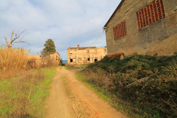 casa indipendente in vendita a Vinci