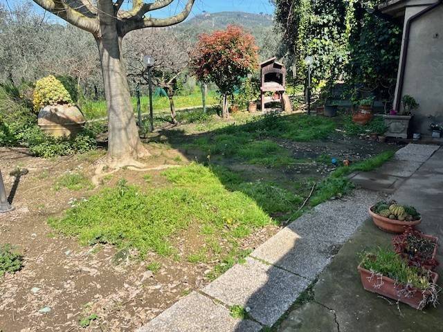 casa indipendente in vendita a Vinci