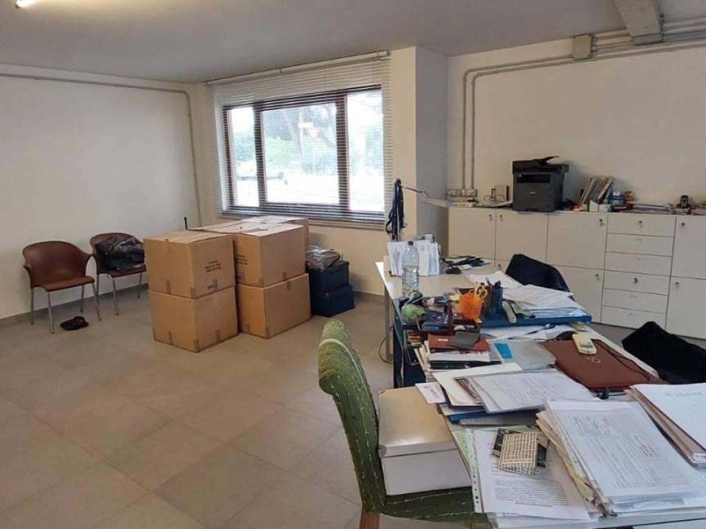 ufficio in vendita a Vinci in zona Sovigliana