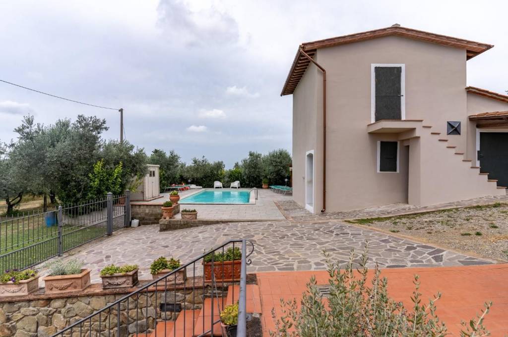 casa indipendente in vendita a Vinci