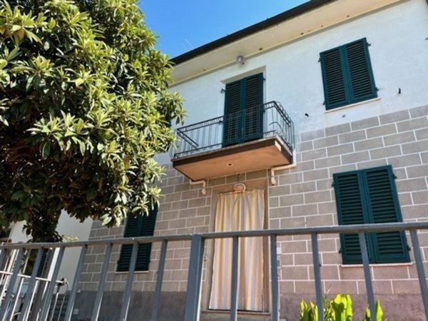 casa indipendente in vendita a Vinci