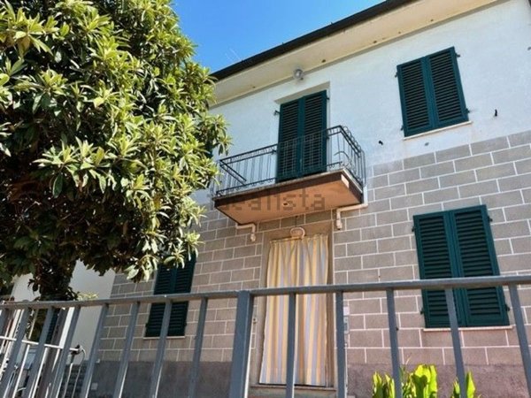 casa indipendente in vendita a Vinci