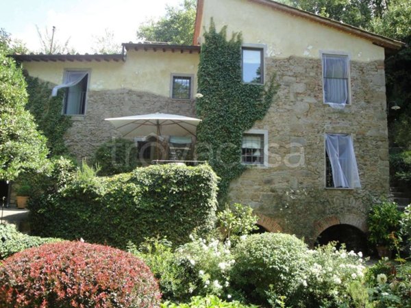 casa indipendente in vendita a Vinci