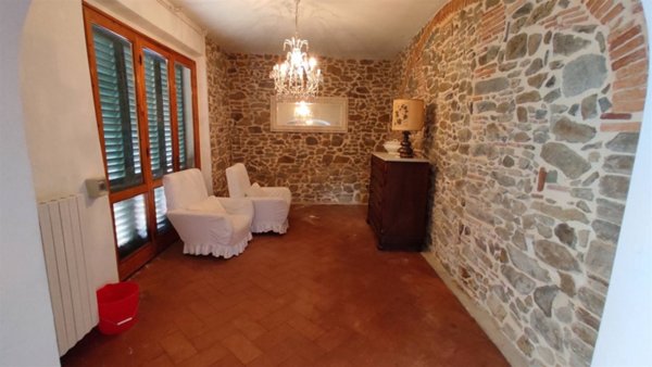 casa indipendente in vendita a Vinci in zona Faltognano