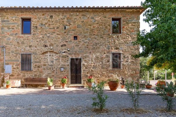 casa indipendente in vendita a Vinci