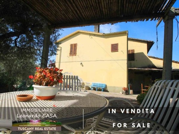 casa indipendente in vendita a Vinci in zona Toiano