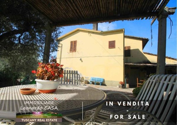 casa indipendente in vendita a Vinci in zona Toiano