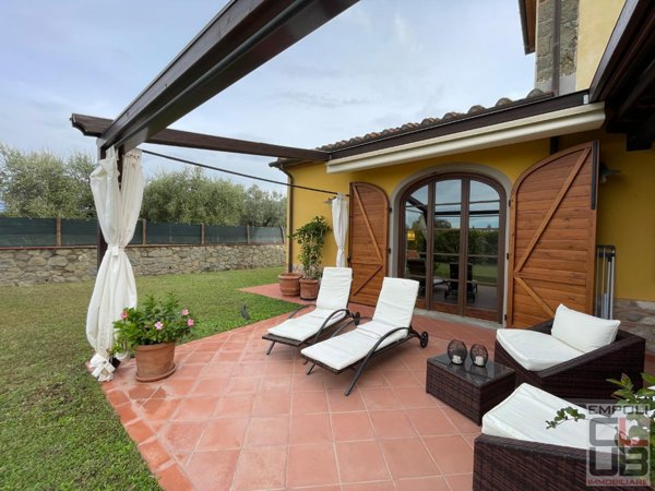 casa indipendente in vendita a Vinci