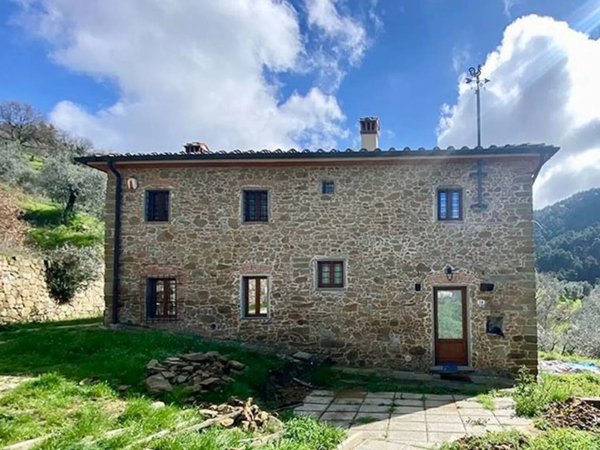 casa indipendente in vendita a Vinci