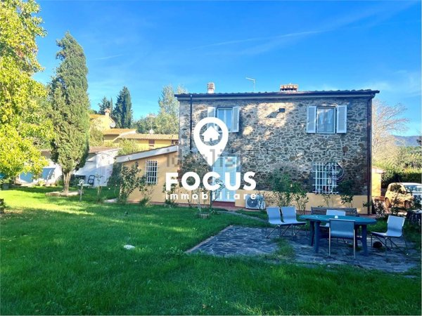 casa indipendente in vendita a Vinci